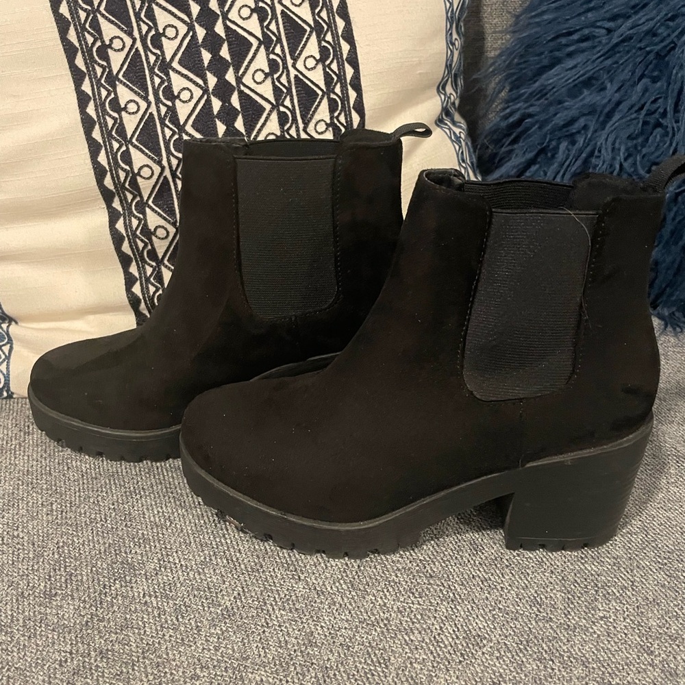 Soda Black Chunky Heel Ankle Booties